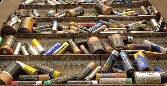 Battery sorting: Automatic lithium batteries extraction